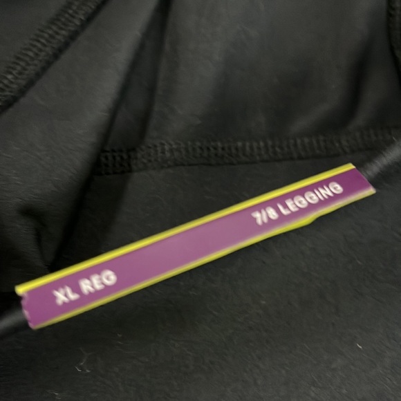 All in motion, high-rise leggings. 1310 - Picture 8 of 10